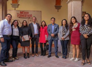 Inauguran Química e Informática UAQ»Mundo Microbiano en los Alimentos»