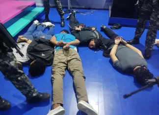 Detienen a hombres armados que entraron a canal de TV en Ecuador