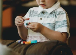 Atender la discriminación en la infancia previene muertes infantiles