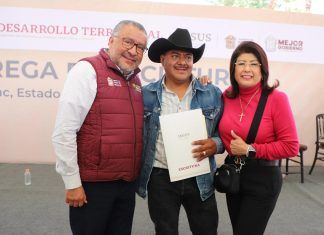 Benefician a más de 200 Familias Tecamaquenses con la Entrega de Escrituras