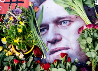 España convocó al embajador ruso pora muerte del opositor ruso Alexéi Navalni