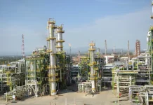 Se Comenta Solo Con / Refinería, iraníes, Acapulco