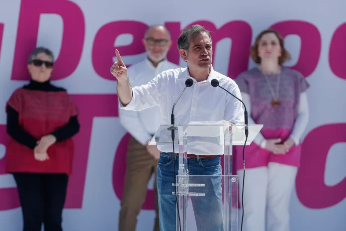 lorenzo-cordova-marcha-democracia-18-febrero