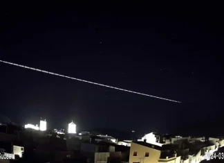 Objeto sobrevoló en España; niegan que fuera misil