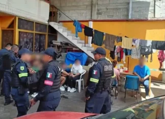 Rescatan a 38 migrantes en Tlalnepantla