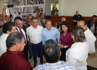 Se Reúne Mariela Gutiérrez con Comerciantes en la Central de Abastos en Ecatepec