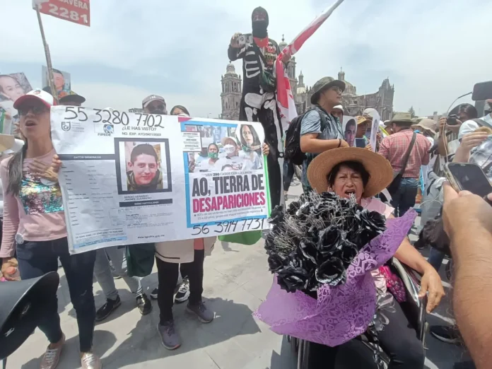 protesta-de-madres-buscadoras-en-el-zocalo