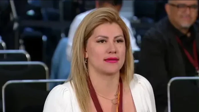 stephanie-palacios-durante-conferencia-matutina-de-amlo