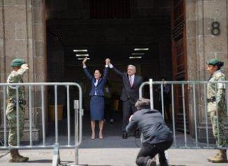 AMLO recibe personalmente a Claudia Sheinbaum en Palacio Nacional