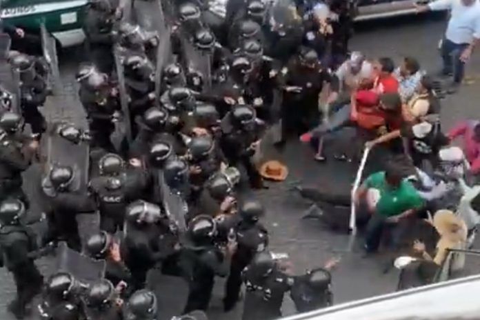 enfrentamiento-palacio-nacional-maestros-cnte-ssc-cdmx-1536x1024