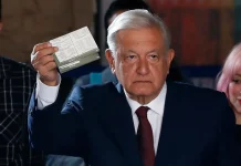 AMLO acudió a votar