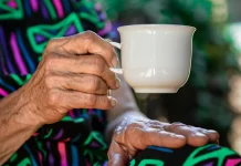 Uso de IA serviría para predecir inicio de enfermedad de Parkinson