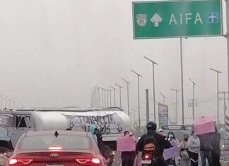 Habitantes de Tonanitla bloquean Viaducto a AIFA y carretera a su comunidad