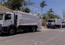 Con ayuda internacional, por Otis, la AMEXCID entrega cuatro camiones de basura para el Puerto de Acapulco