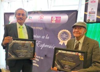 Reconocen a periodistas
