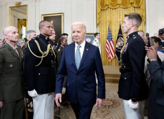 Biden anunció condonó deuda 150 mil estudiantes más