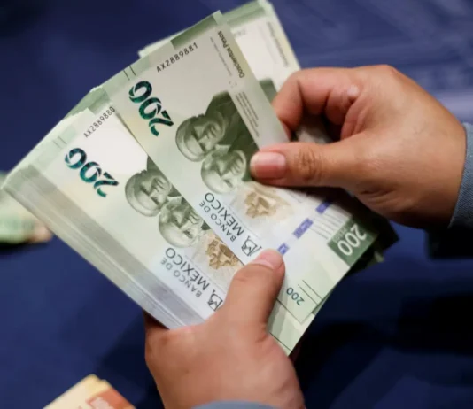 Sheinbaum defiende fortaleza de la economía mexicana: peso fuerte refleja confianza en México
