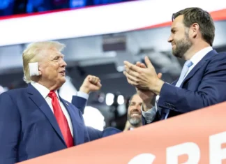 Deportación masiva de indocumentados debería comenzar con un millón de migrantes: JD Vance
