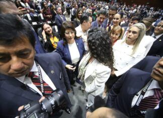 Asiste la Senadora Mariela Gutíerrez a la Sesión de Congreso General para la apertura de la LXVI Legislatura
