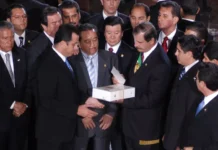 Palabras Más / Como con Calderón y Peña