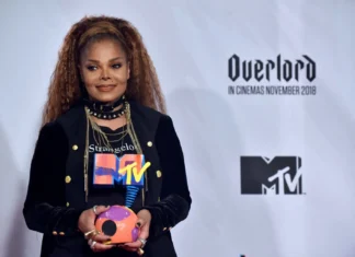 Janet Jackson se disculpa por comentarios sobre la raza de Kamala Harris
