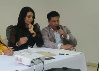 Dirigente de comerciantes hace convenio con funeraria para obtener costos bajos para vendedores
