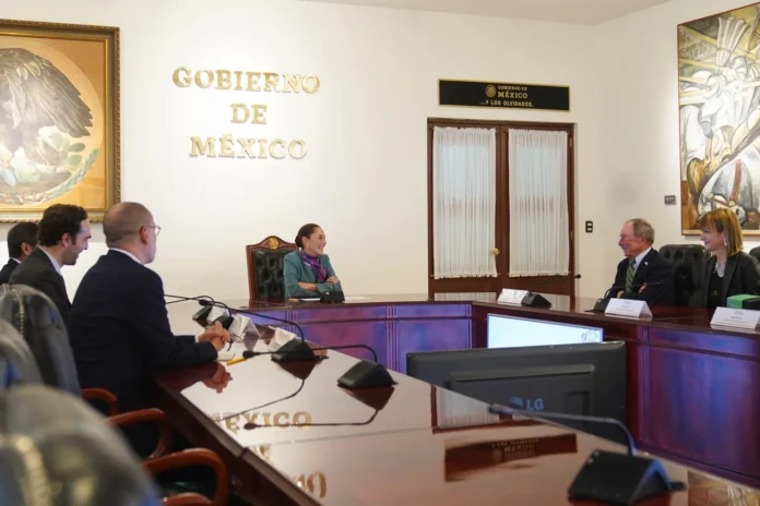 claudia-sheinbaum-recibe-en-palacio-nacional-al-empresario-michael-bloomberg