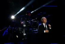 Julio Iglesias negó su retiro de los escenarios