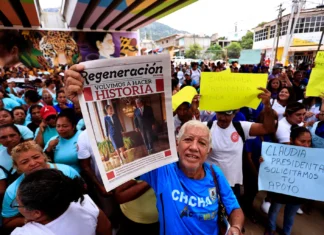 Habitantes de Acapulco protestan durante visita de Sheinbaum