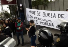 Encapsulan a trabajadores del Poder Judicial a las afueras del Autódromo Hermanos Rodríguez