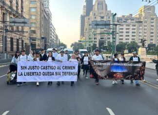 Impiden a los LeBarón conmemorar en el Zócalo el quinto aniversario de la masacre de Bavispe