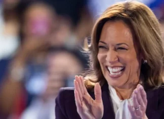 Kamala Harris alista discurso nocturno tras elecciones en EU