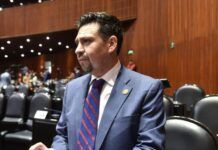 Se ofrece Ernesto Sánchez como mediador para resolver conflicto de taxis en Quintana Roo