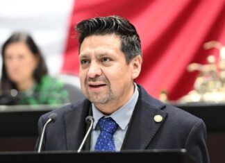 Ernesto Sánchez teje bases en Quintana Roo para derrocar a Morena