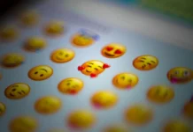 A más inteligencia emocional más uso de emojis, revela estudio
