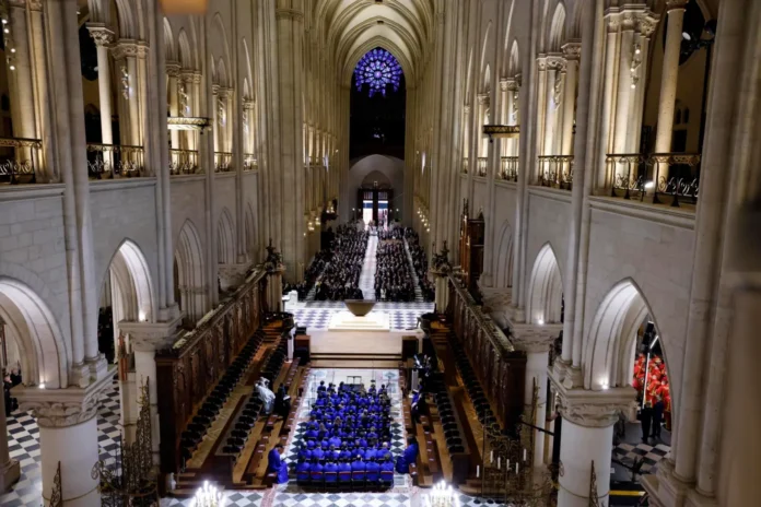 las-puertas-de-notre-dame-se-abren-y-paris-recupera-su-catedral