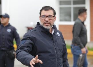 Poder Público / Chango viejo no aprende maroma nueva
