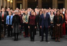 México tiene autoridad moral, dice Sheinbaum tras encuentro con diplomáticos