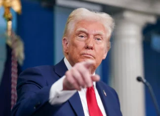 Trump comienza su mandato con una aprobación del 47%