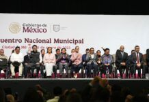 Sheinbaum llama a presidentes municipales trabajar en caminos de paz, apoyo a comunidades indígenas y agua