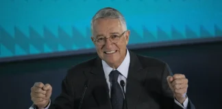 Sheinbaum pide dar seguimiento a caso de denuncias contra Ricardo Salinas Pliego en Honduras