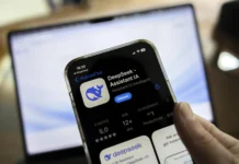 OpenAI investiga si DeepSeek entrenó a su nuevo ‘chatbot‘ utilizando IA