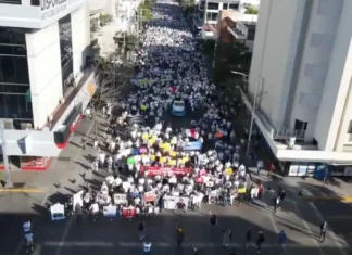 Bloquean carriles de Periférico Norte con dirección a CDMX
