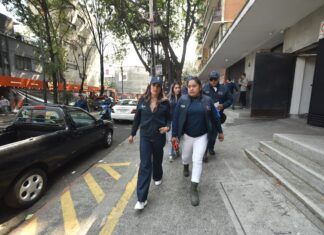 Gobierno de Cuauhtémoc retira estructuras instaladas sin autorización en la Vía Pública