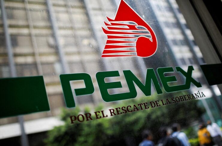 Pemex reduce su deuda en más de 20 mil millones de dólares y dispara 186% la producción de combustibles