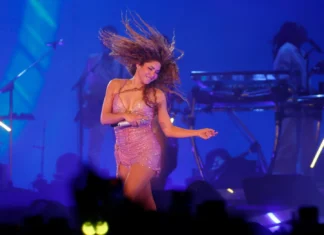 Shakira regaló a sus fans de Chile una canción