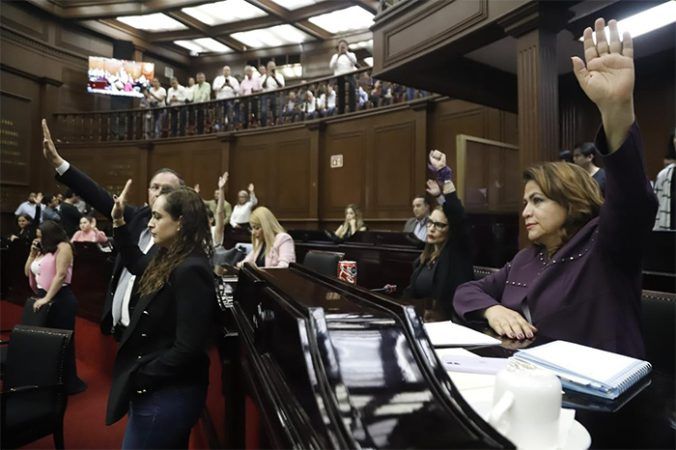 Congreso-del-Estado-aprueba-la-Ley-Organica-de-la-UMSNH-676x450