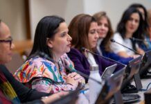 TEXTUAL-es / Pendiente inclusión de la mujer