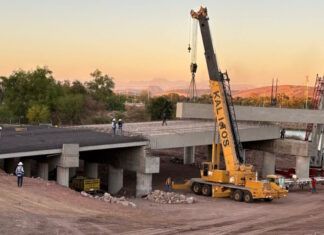 Presentan avance de puente vehicular sobre el río Humaya en Culiacán
