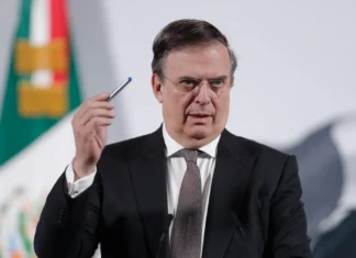 Ebrard descarta “efecto dominó” en el sector automotriz por la salida de Toyota de México